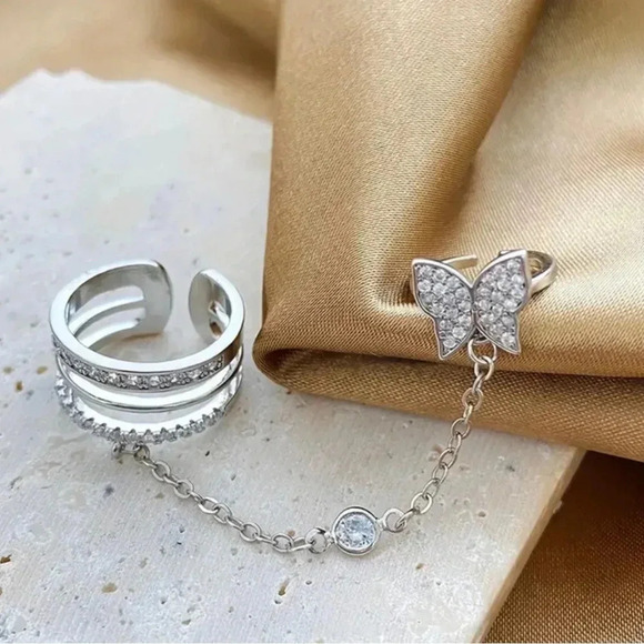 NWOT Adjustable Rhinestone Butterfly Tassle Ring Set - Picture 6 of 7